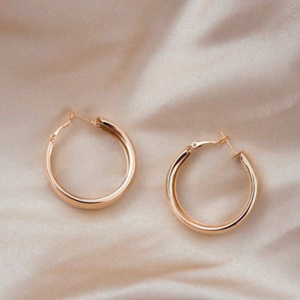 18K Gold Plated Large Hailey Hoop Earrings - Picture 4 of 4